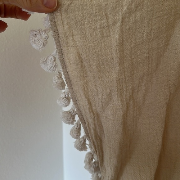 Tuckernuck Katie Caftan in Sand with Pom Poms – Lightweight Ramie M/L  De - Picture 8 of 8